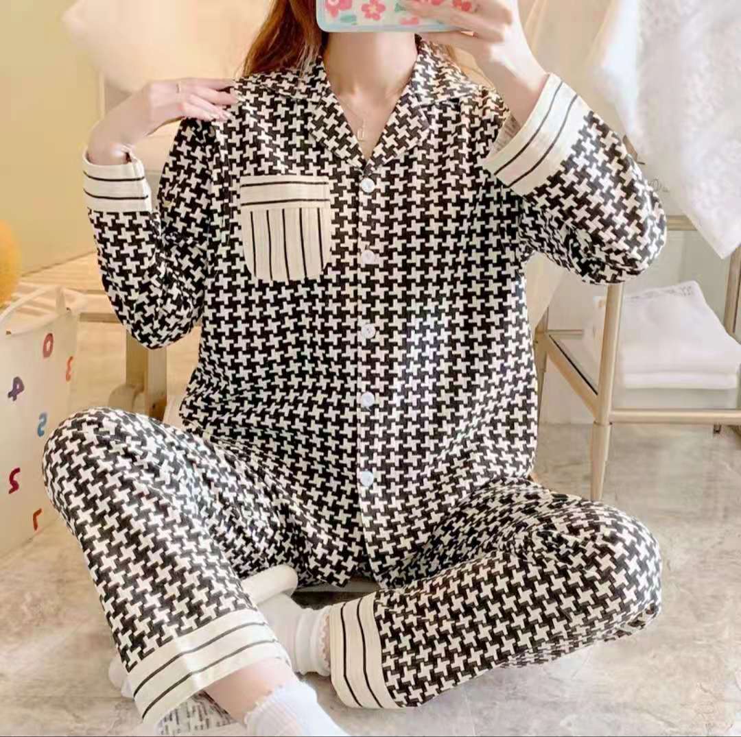 Autumn And Winter Home Clothes Loose pajamas for women